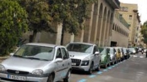 coche-aparcar-estacionamiento-zona-azul-Montenegro de Cameros
