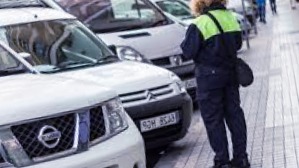 vehiculo-estacionar-parking-verde-Menasalbas