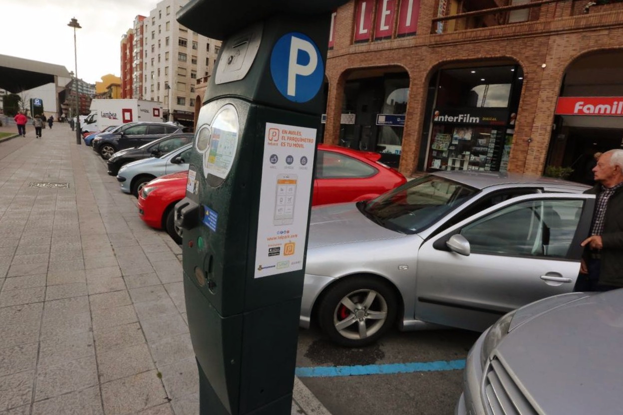 vehiculo-electrico-renovar-parking-azul-Pozo de Guadalajara